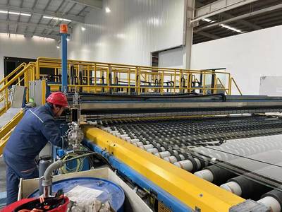 凱盛大明一期一線工程浮法玻璃產品正式下線